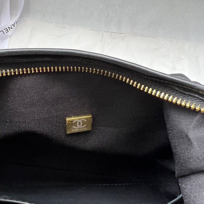 Ch**el hobo bags